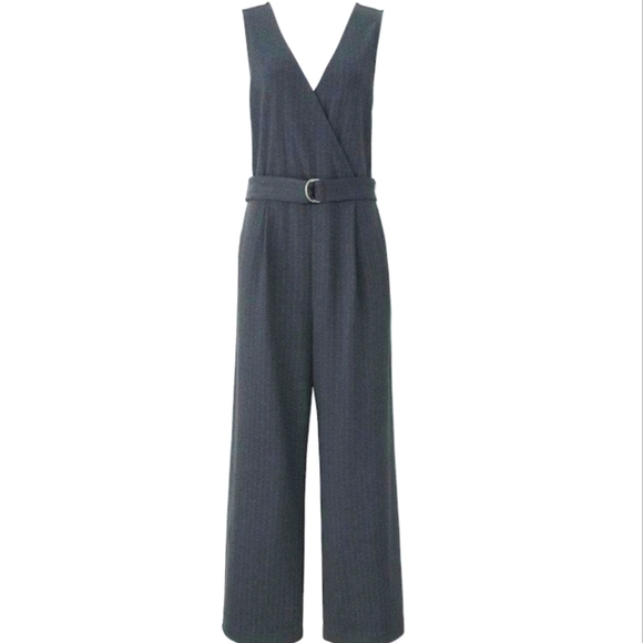 Uniqlo Gray Pinstripe V-Neck Sleeveless Jumpsuit Belted Waist Side Pockets M - Picture 1 of 6